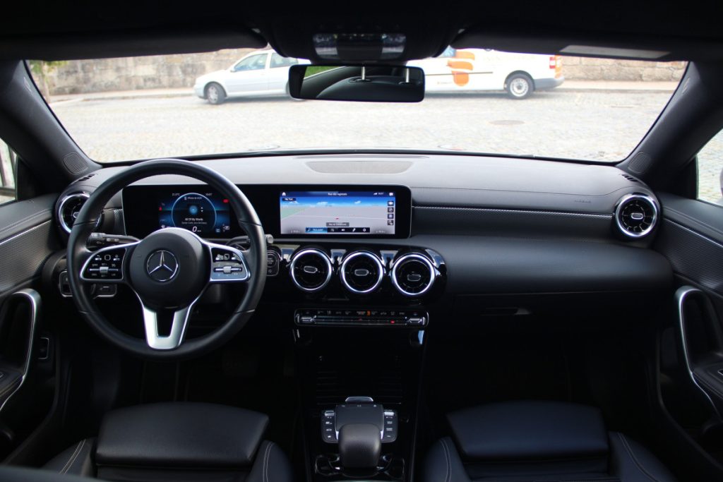 Mercedes-Benz CLA 180d / Shooting Brake / Auto / IVA dedutivel – foto 11