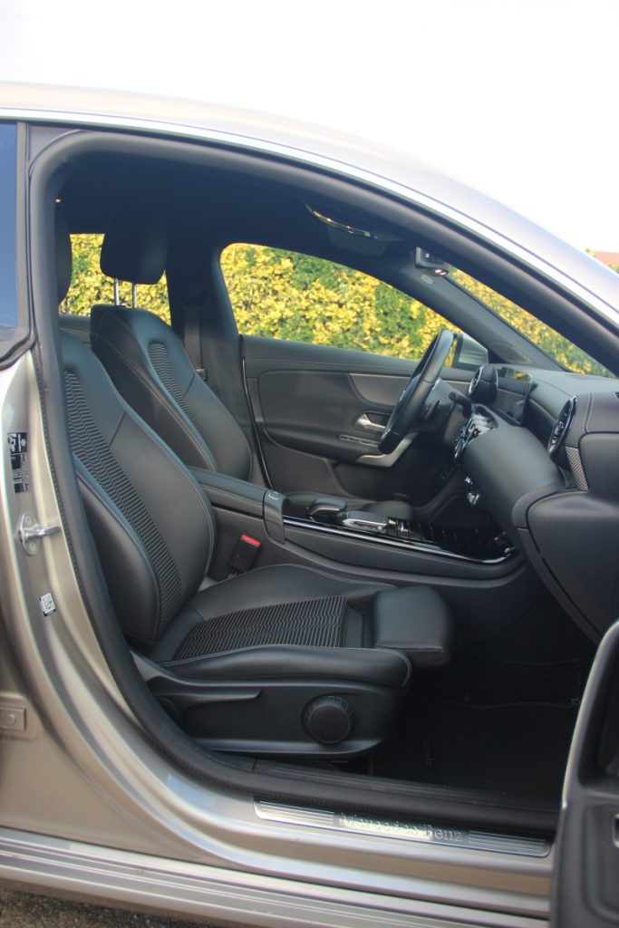 Mercedes-Benz CLA 180d / Shooting Brake / Auto / IVA dedutivel – foto 7