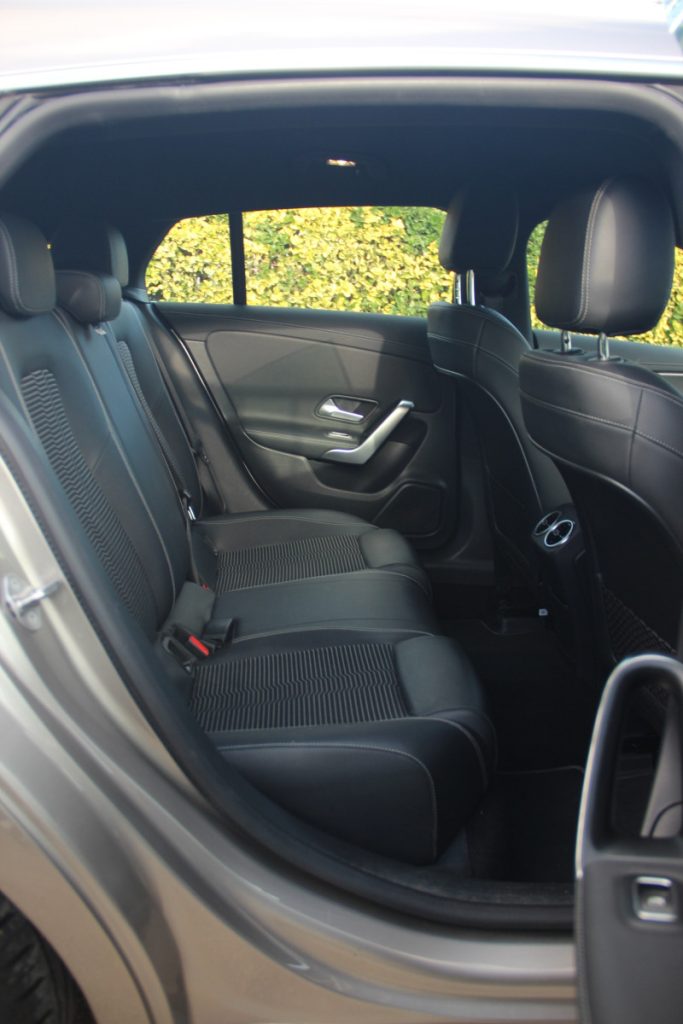 Mercedes-Benz CLA 180d / Shooting Brake / Auto / IVA dedutivel – foto 9