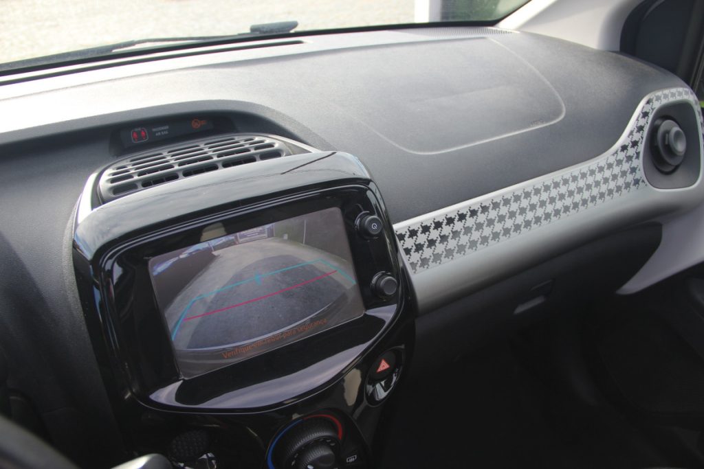 Peugeot 108 Cabrio / 1.2 PureTech / ALLURE – foto 10