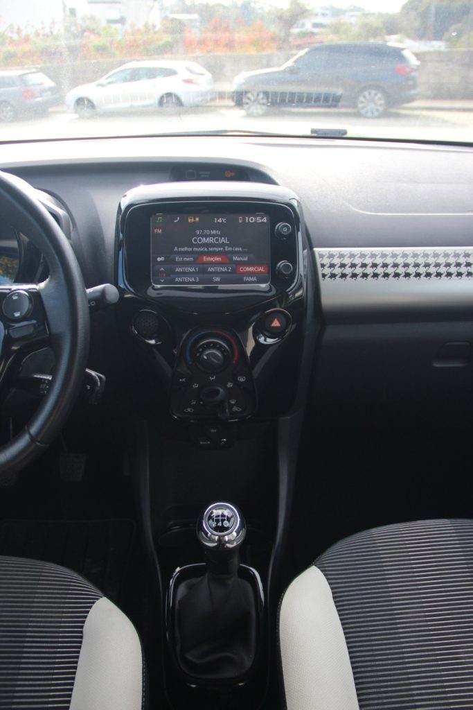 Peugeot 108 Cabrio / 1.2 PureTech / ALLURE – foto 11