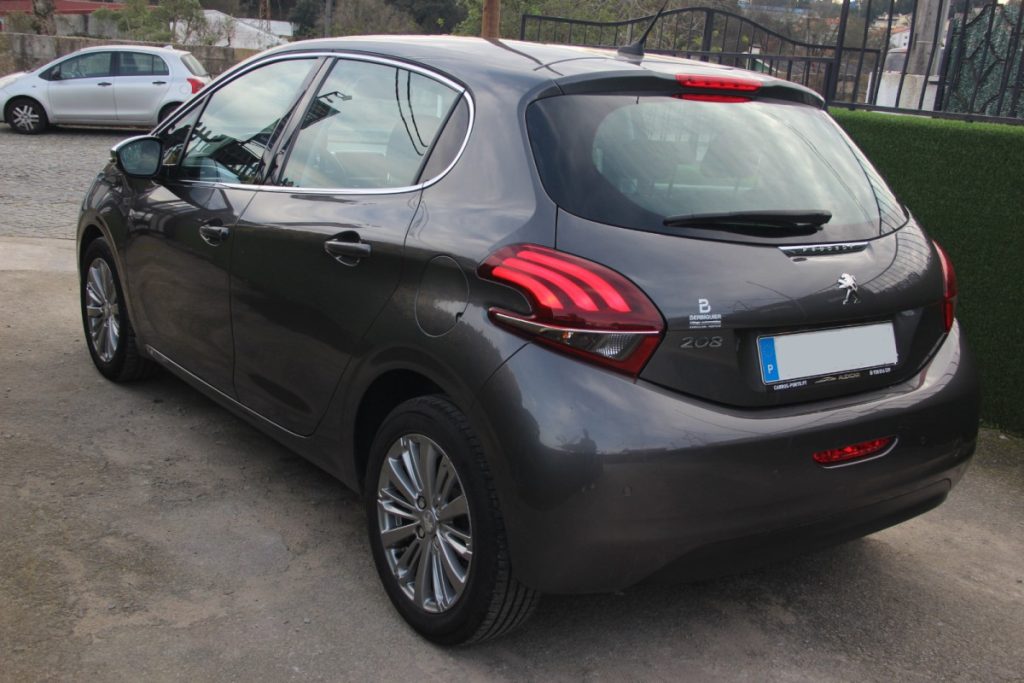 Peugeot 208 1.2 PureTech /110cv/ ALLURE – foto 4