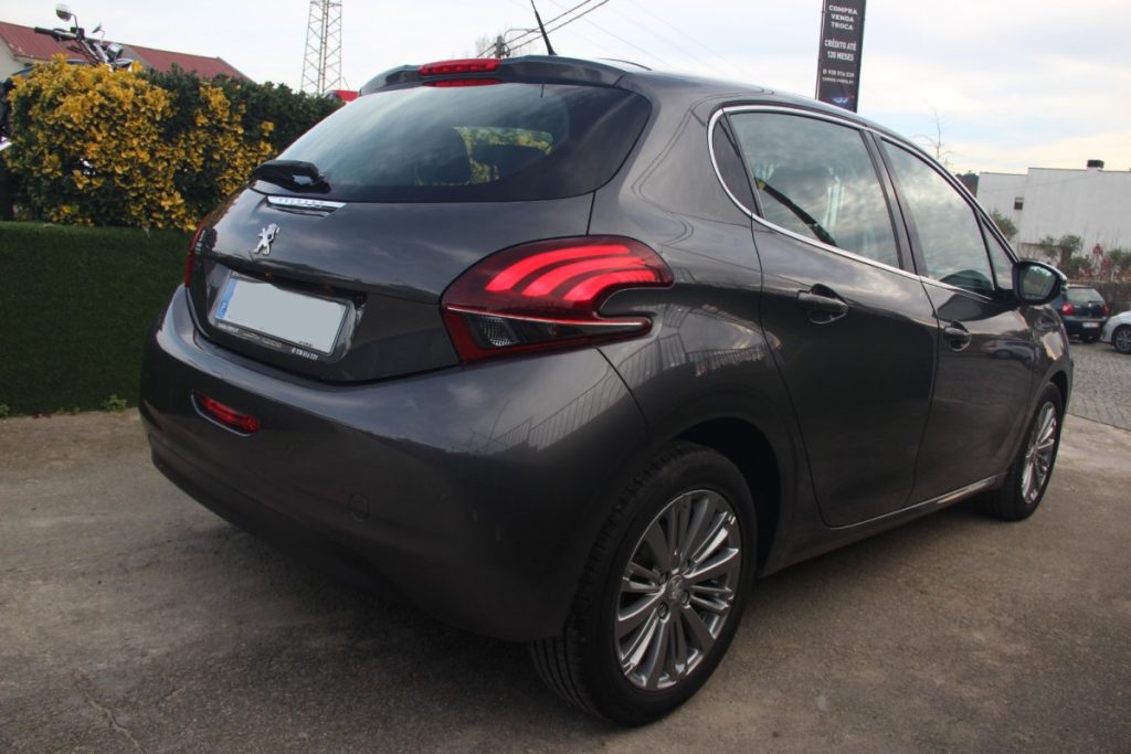 Peugeot 208 1.2 PureTech /110cv/ ALLURE – foto 5