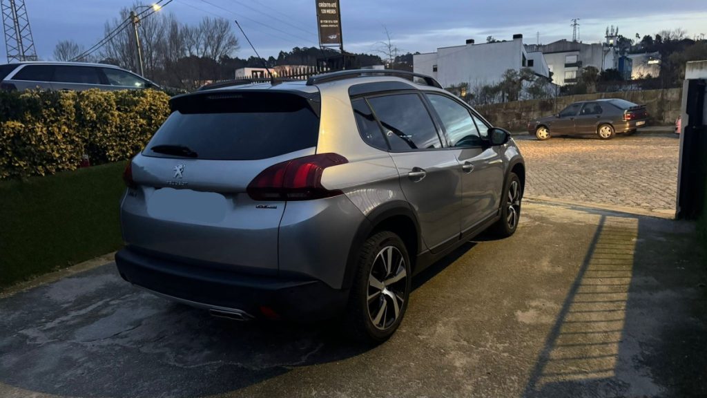 Peugeot 2008 1.2 PureTech/110cv/ GT-Line – foto 5