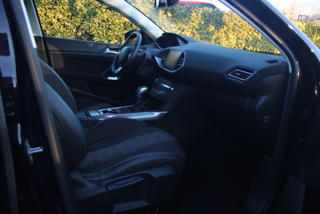 Peugeot 308 1.2 PureTech 110cv/ALLURE/ Automatico – foto 6