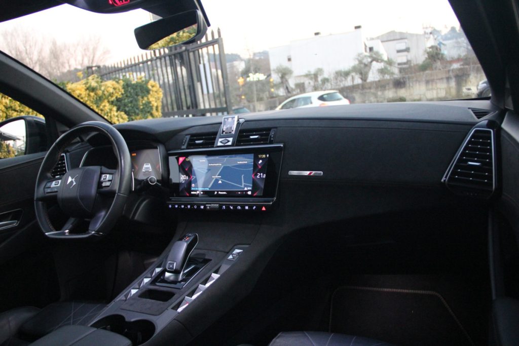 DS7 1.5 Dci/130cv/ EAT8 / Performance Line – foto 7
