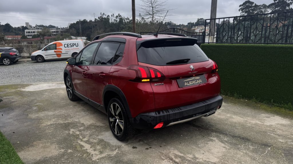 Peugeot 2008 1.2 PureTech/110cv/GT-Line – foto 4