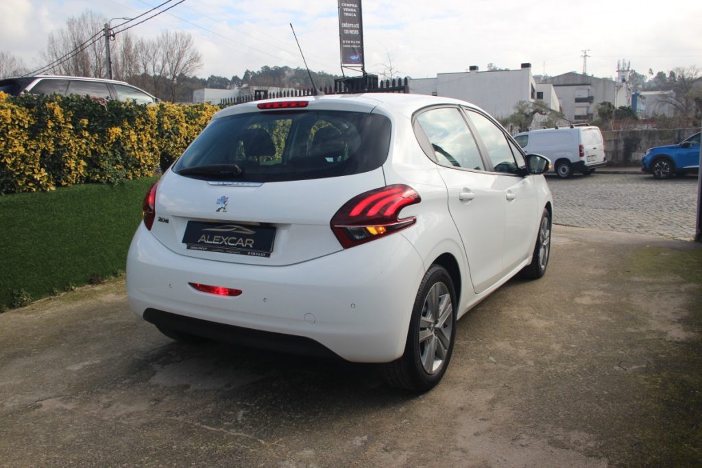 Peugeot 208 1.2 PureTech / 2019 – foto 4