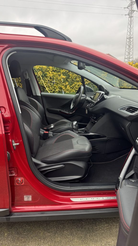 Peugeot 2008 1.2 PureTech/110cv/GT-Line – foto 5