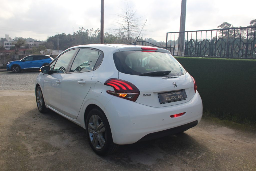 Peugeot 208 1.2 PureTech / 2019 – foto 5