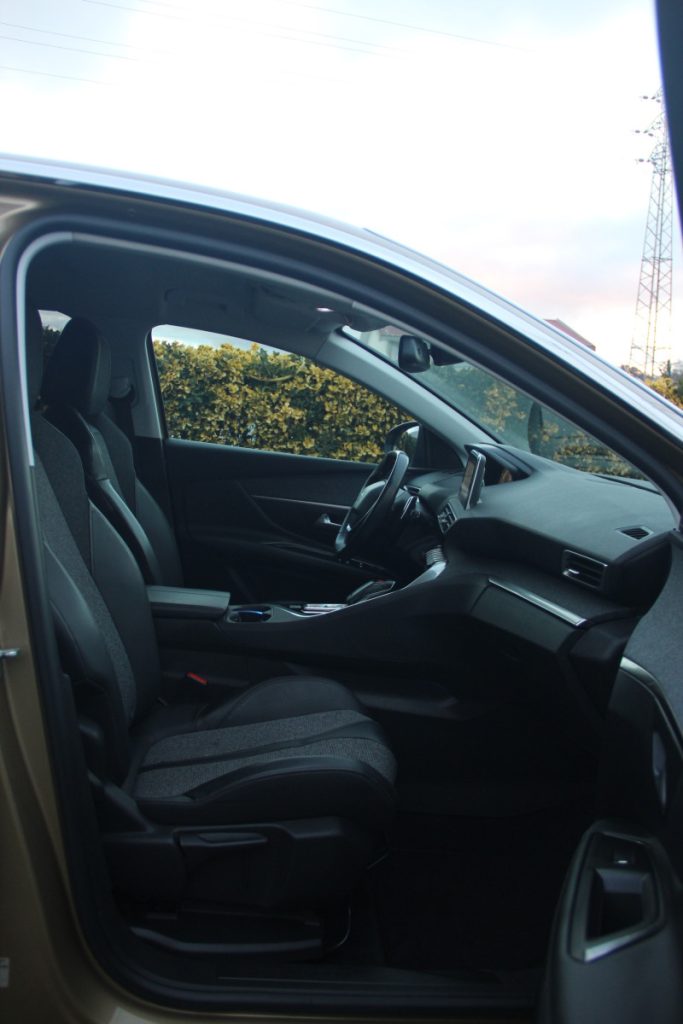 Peugeot 3008 /1.2 PureTech/130cv/ EAT6/ ALLURE – foto 6