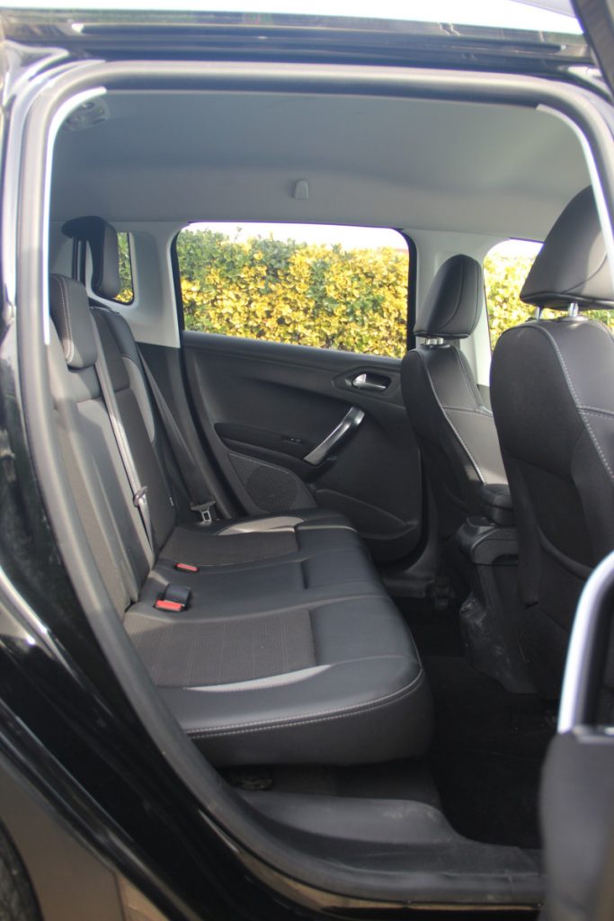 Peugeot 2008 1.2 PureTech/130cv/ ALLURE – foto 6