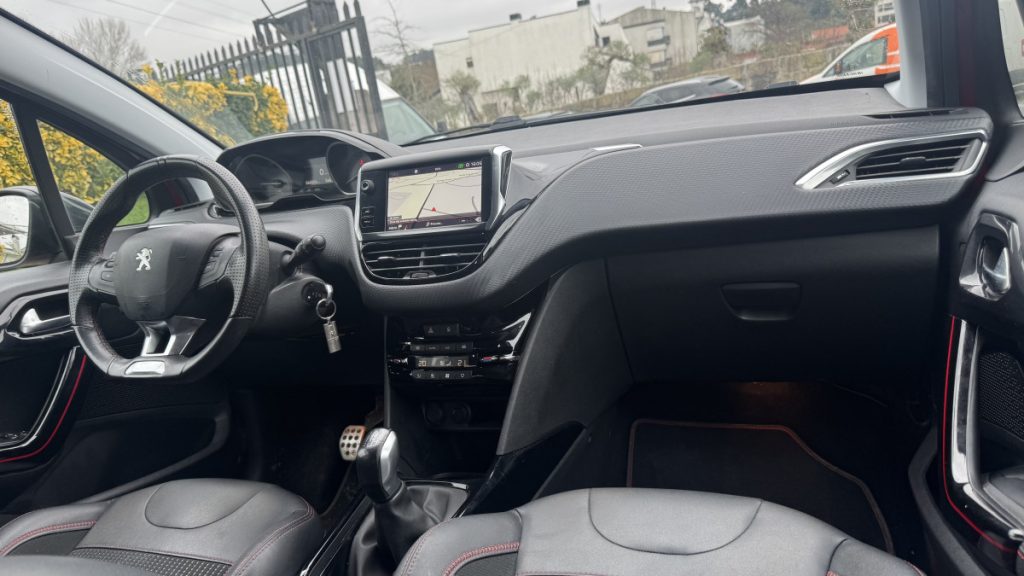 Peugeot 2008 1.2 PureTech/110cv/GT-Line – foto 7