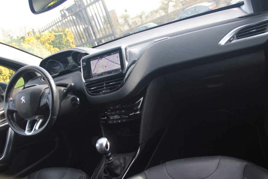 Peugeot 2008 1.2 PureTech/130cv/ ALLURE – foto 7