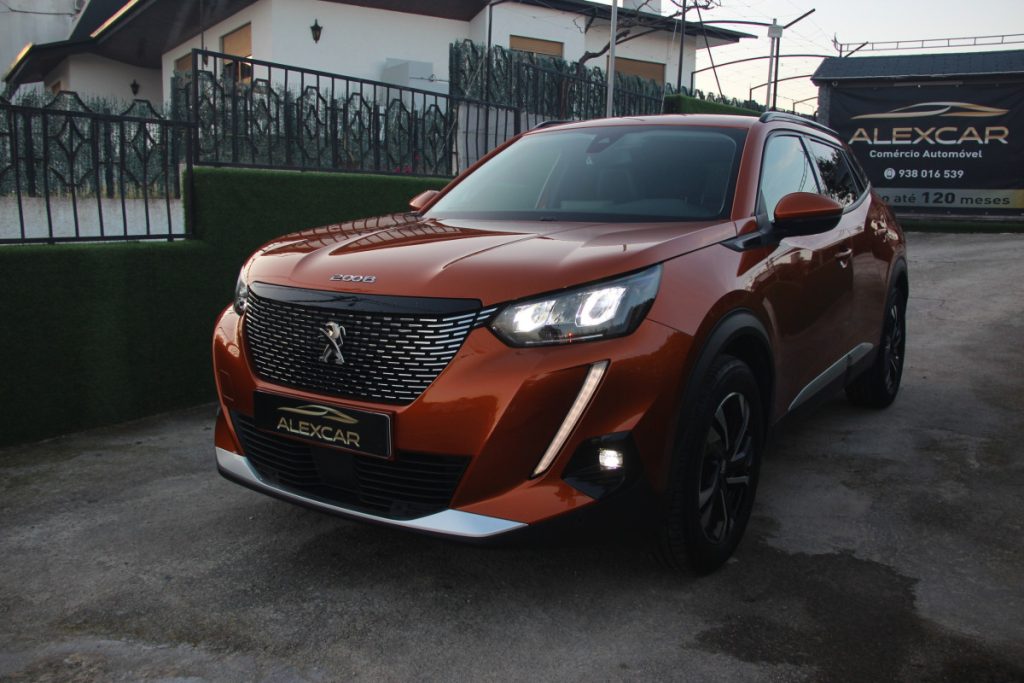 Peugeot 2008 1.2 PureTech /130cv/ ALLURE – foto 1