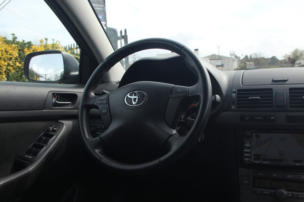 Toyota Avensis SW 2.4 VVTi /163cv/ Cx. Automática – foto 11