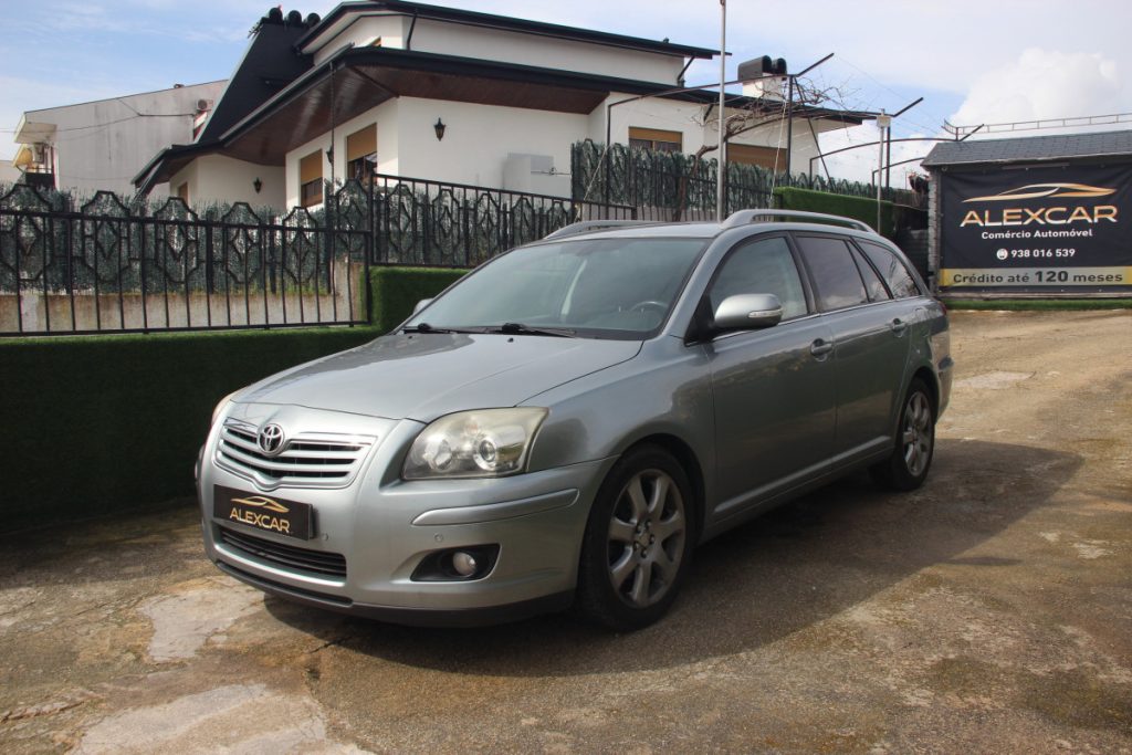 Toyota Avensis SW 2.4 VVTi /163cv/ Cx. Automática – foto 12