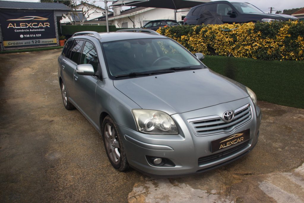 Toyota Avensis SW 2.4 VVTi /163cv/ Cx. Automática – foto 3