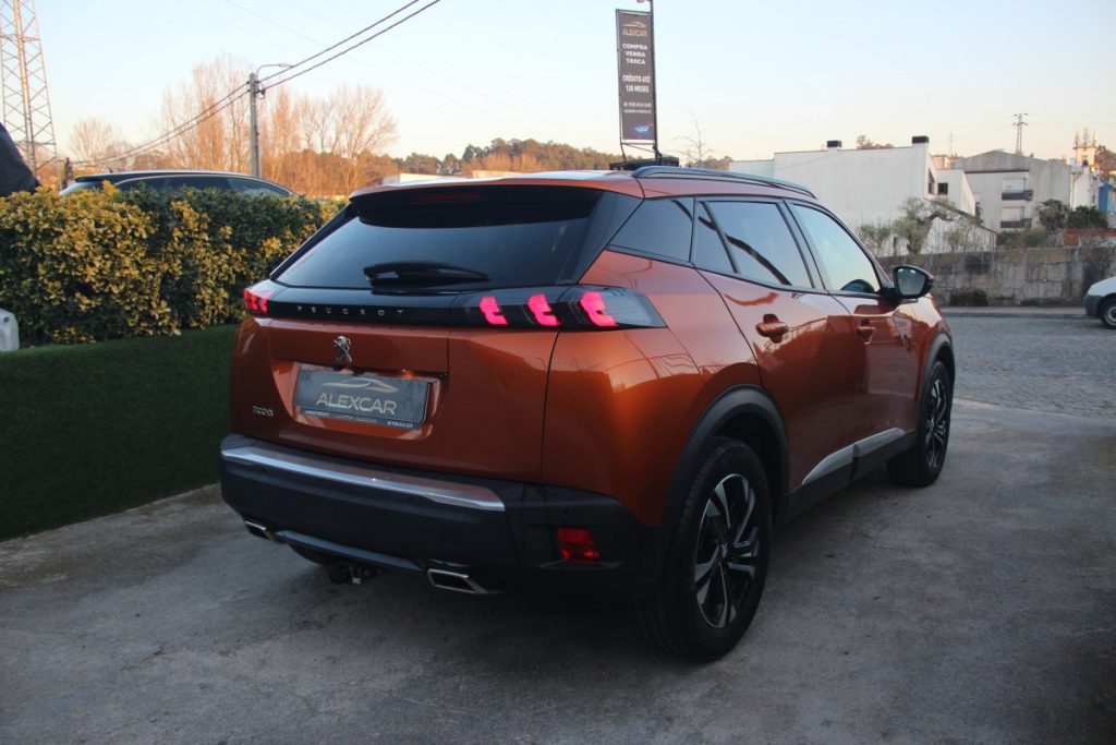Peugeot 2008 1.2 PureTech /130cv/ ALLURE – foto 4