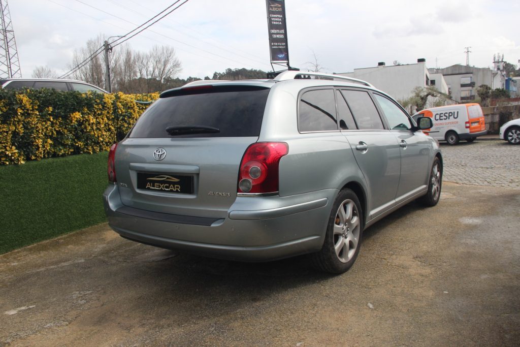 Toyota Avensis SW 2.4 VVTi /163cv/ Cx. Automática – foto 4