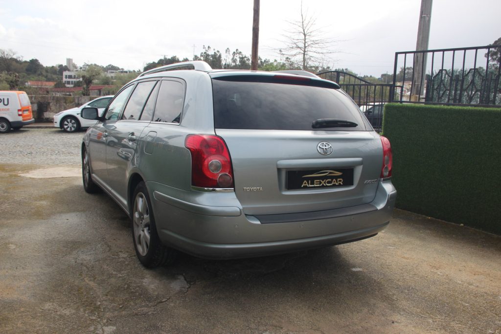 Toyota Avensis SW 2.4 VVTi /163cv/ Cx. Automática – foto 5