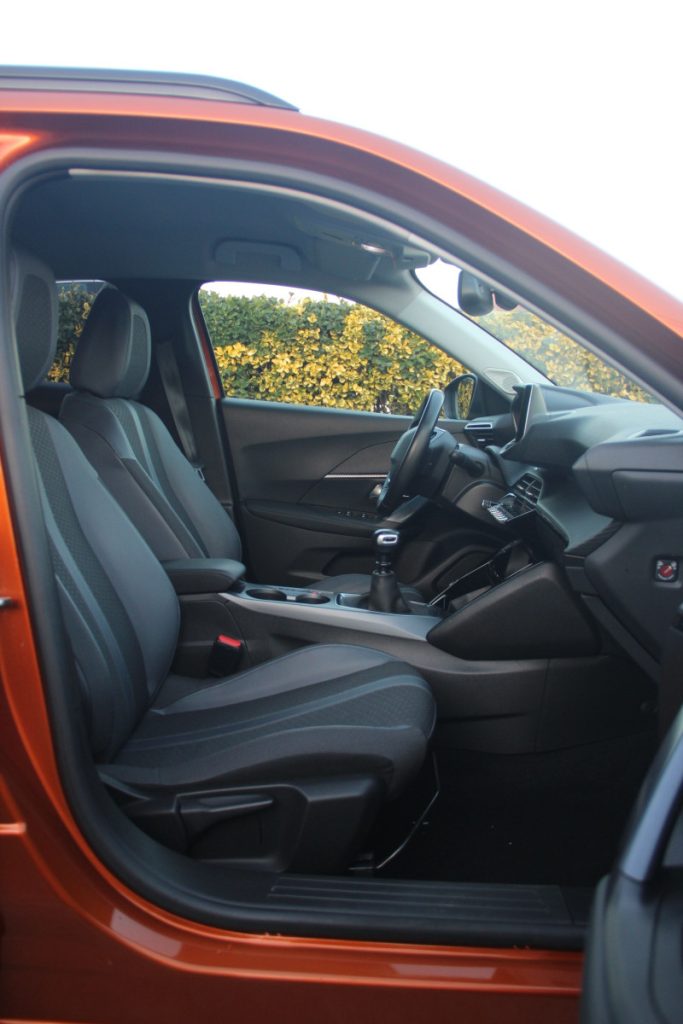 Peugeot 2008 1.2 PureTech /130cv/ ALLURE – foto 6