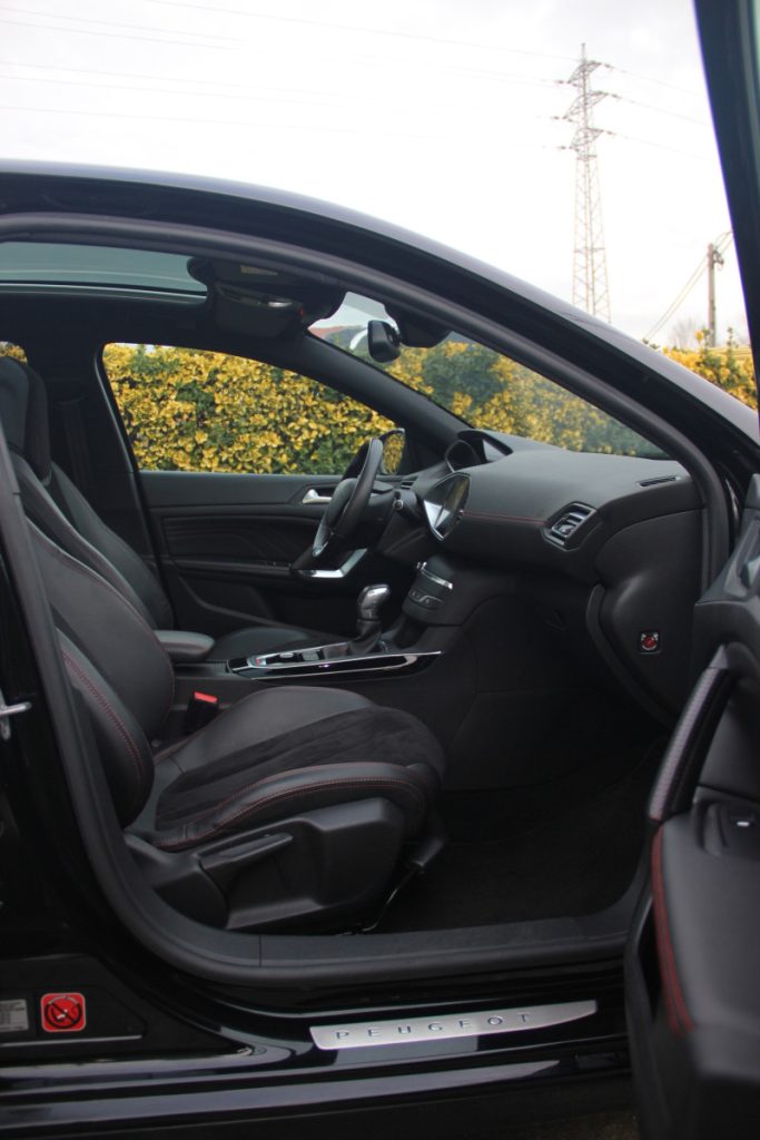 Peugeot 308 1.2 PureTech/130cv/ GT Line / EAT6 – foto 7