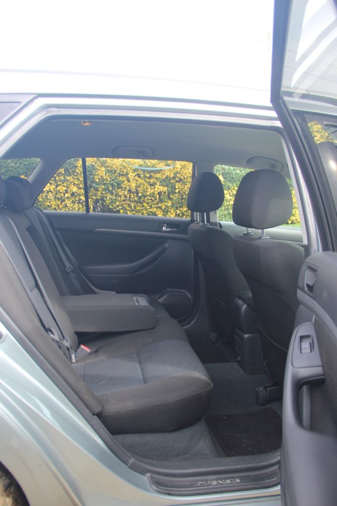 Toyota Avensis SW 2.4 VVTi /163cv/ Cx. Automática – foto 7