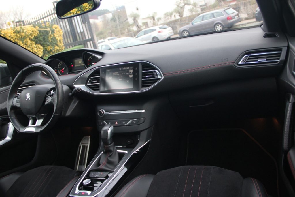Peugeot 308 1.2 PureTech/130cv/ GT Line / EAT6 – foto 9