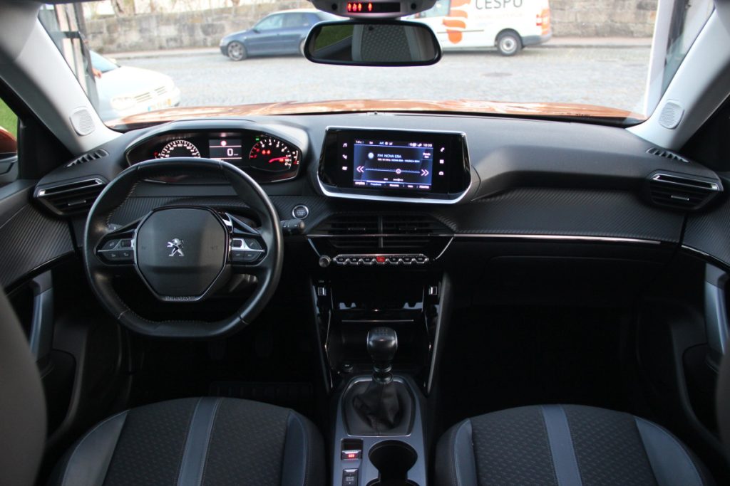 Peugeot 2008 1.2 PureTech /130cv/ ALLURE – foto 9