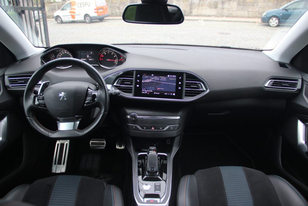 Peugeot 308 SW /1.2 PureTech/130cv/ EAT8/ TECH EDITION – foto 10