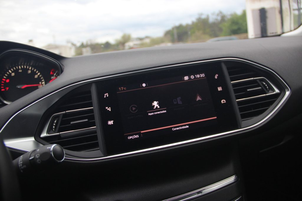 Peugeot 308 SW /1.2 PureTech/130cv/ EAT8/ TECH EDITION – foto 11