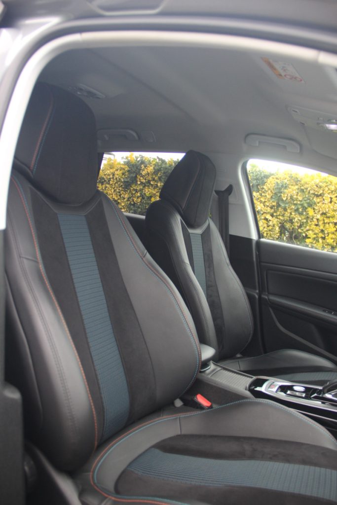 Peugeot 308 SW /1.2 PureTech/130cv/ EAT8/ TECH EDITION – foto 7