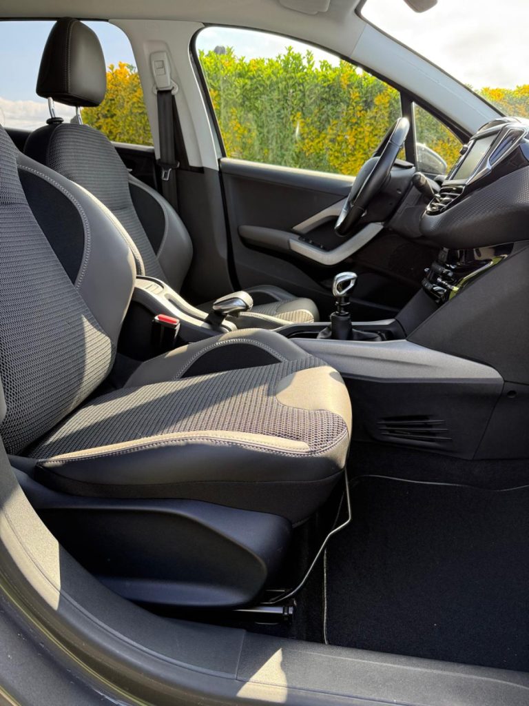 Peugeot 2008 1.2 PureTech/130cv/ ALLURE – foto 5