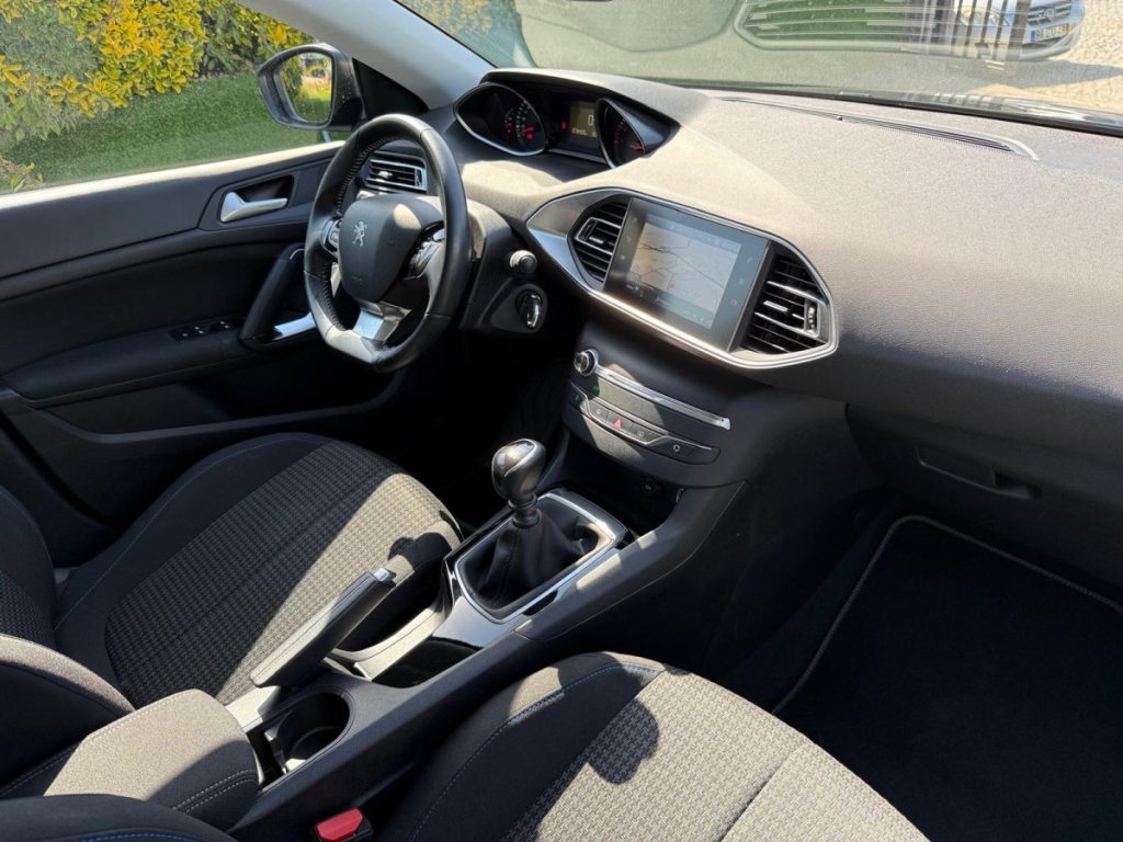 Peugeot 308 1.2 PureTech /130cv/ STYLE – foto 7