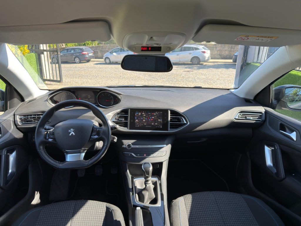 Peugeot 308 1.2 PureTech /130cv/ STYLE – foto 8