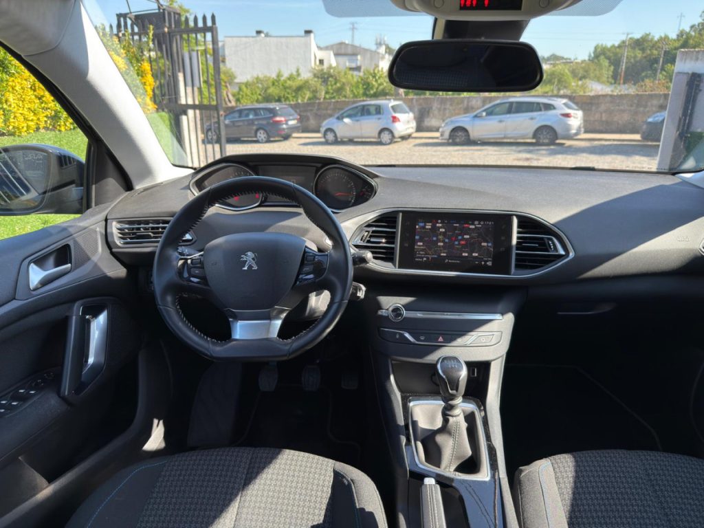 Peugeot 308 1.2 PureTech /130cv/ STYLE – foto 9