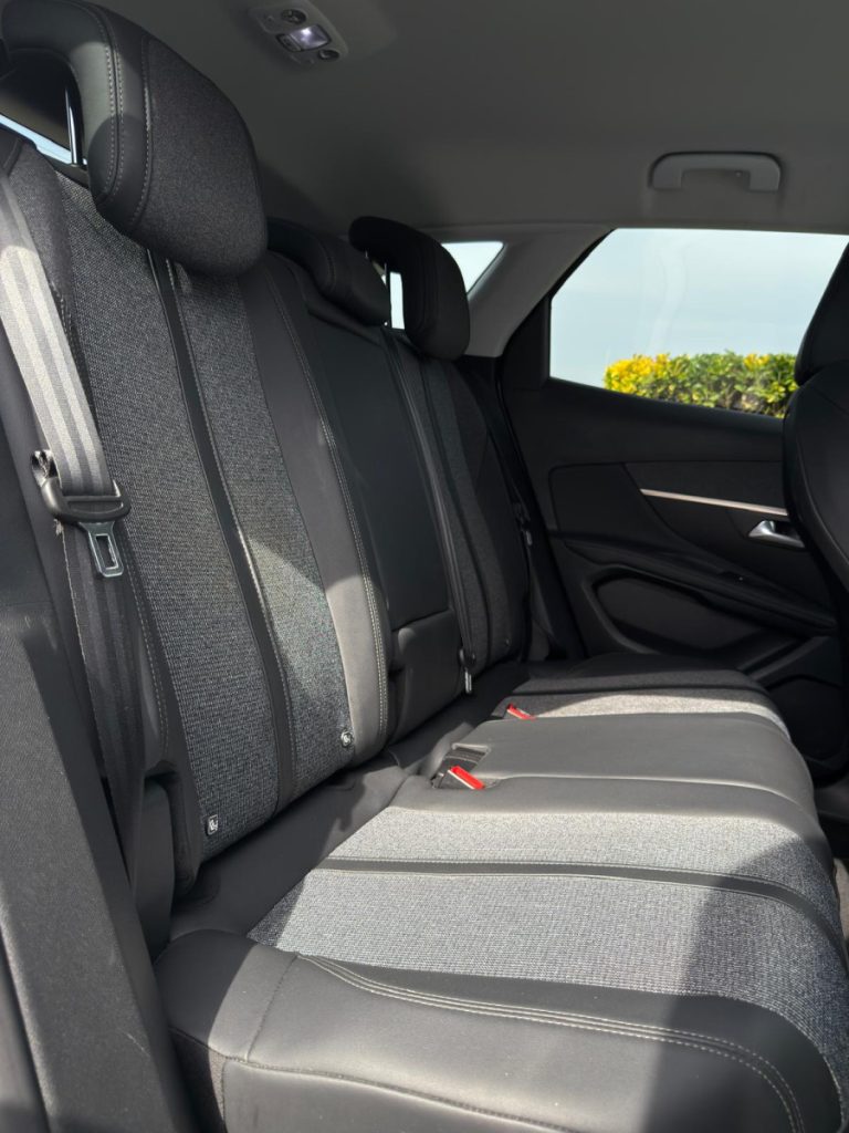Peugeot 3008 1.2 PureTech /130cv/ ALLURE / IVA dedutivel – foto 7