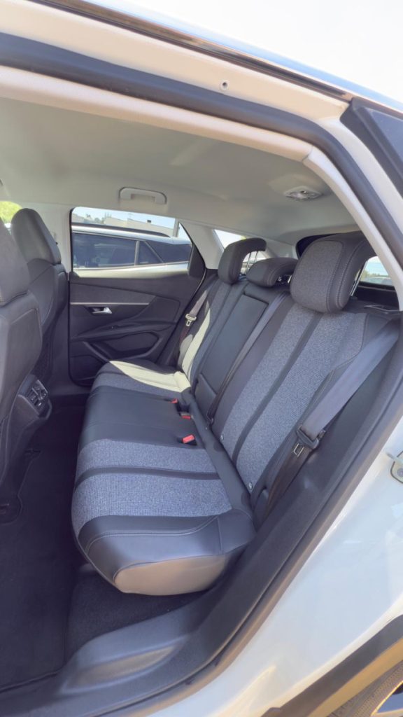 Peugeot 3008 1.2 PureTech /130cv/ EAT8 / ALLURE – foto 10