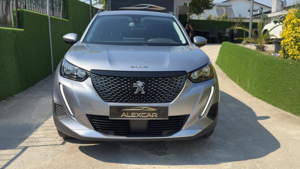 Peugeot 2008 1.2 PureTech /130cv/ ALLURE – foto 2