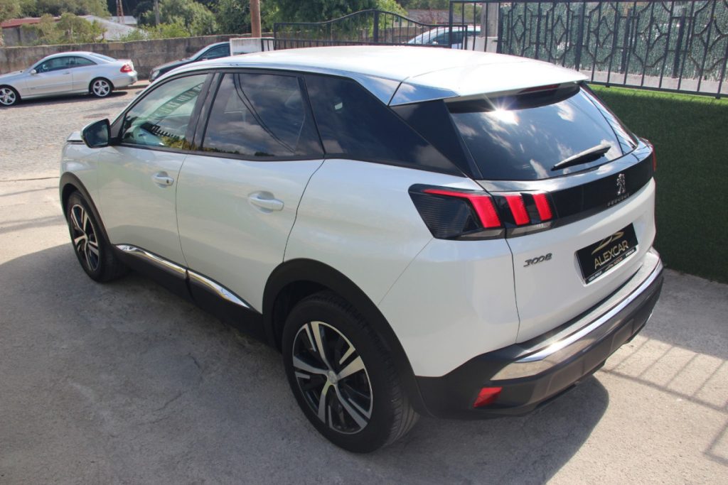 Peugeot 3008 1.2 PureTech /130cv/ EAT8 / ALLURE – foto 4
