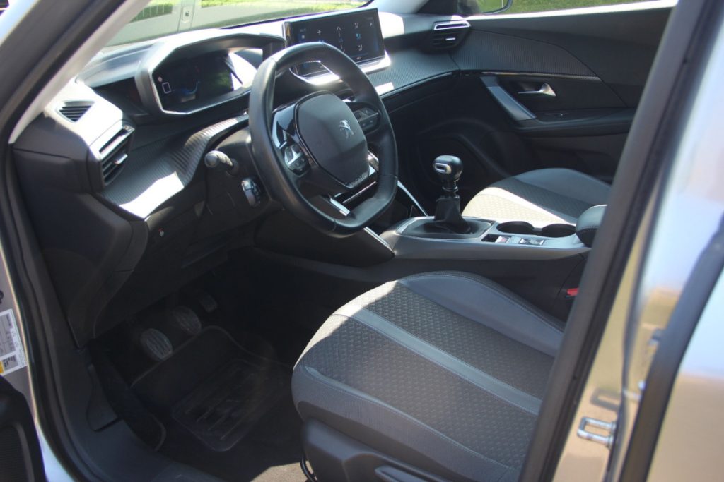 Peugeot 2008 1.2 PureTech /130cv/ ALLURE – foto 6