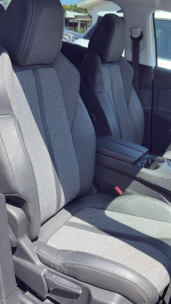 Peugeot 3008 1.2 PureTech /130cv/ EAT8 / ALLURE – foto 8