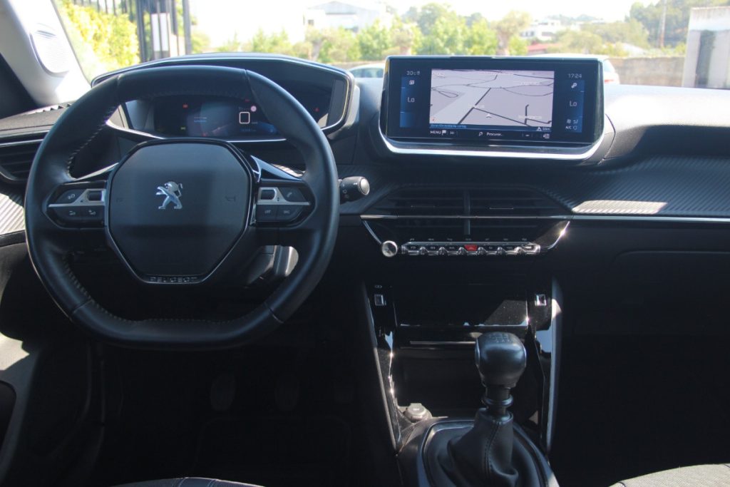 Peugeot 2008 1.2 PureTech /130cv/ ALLURE – foto 10