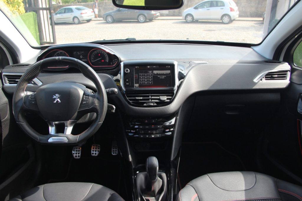 Peugeot 2008 1.2 PureTech /110cv/ GT Line – foto 9