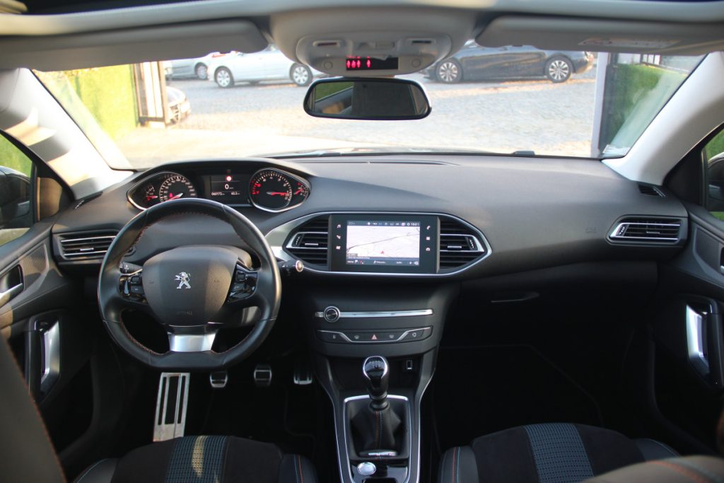 Peugeot 308 1.2 PureTech /130cv/ TECH EDITION – foto 10