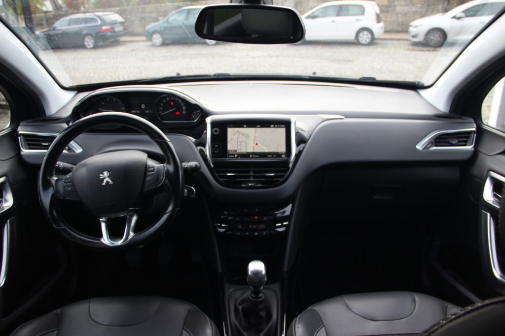 Peugeot 2008 1.2 PureTech /130cv/ ALLURE – foto 10