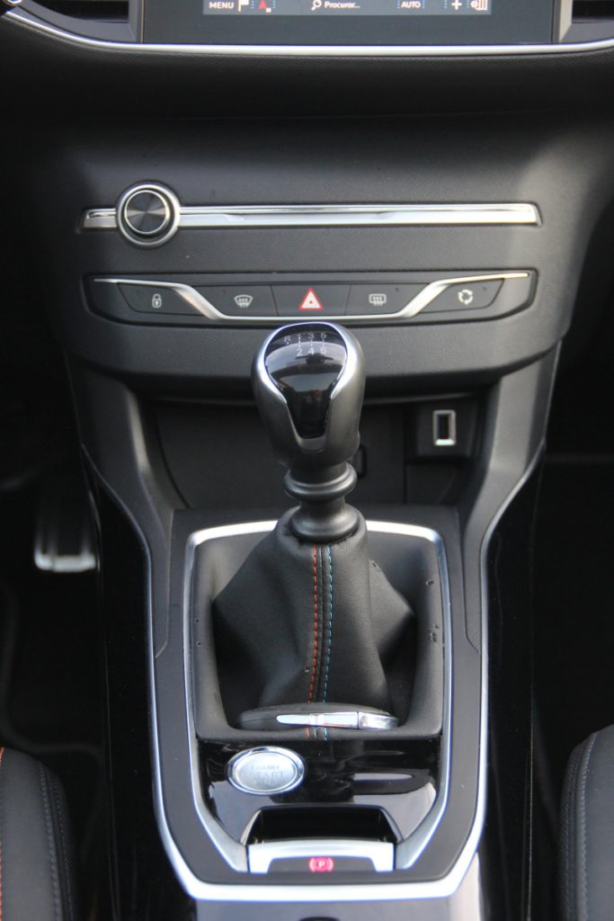 Peugeot 308 1.2 PureTech /130cv/ TECH EDITION – foto 11