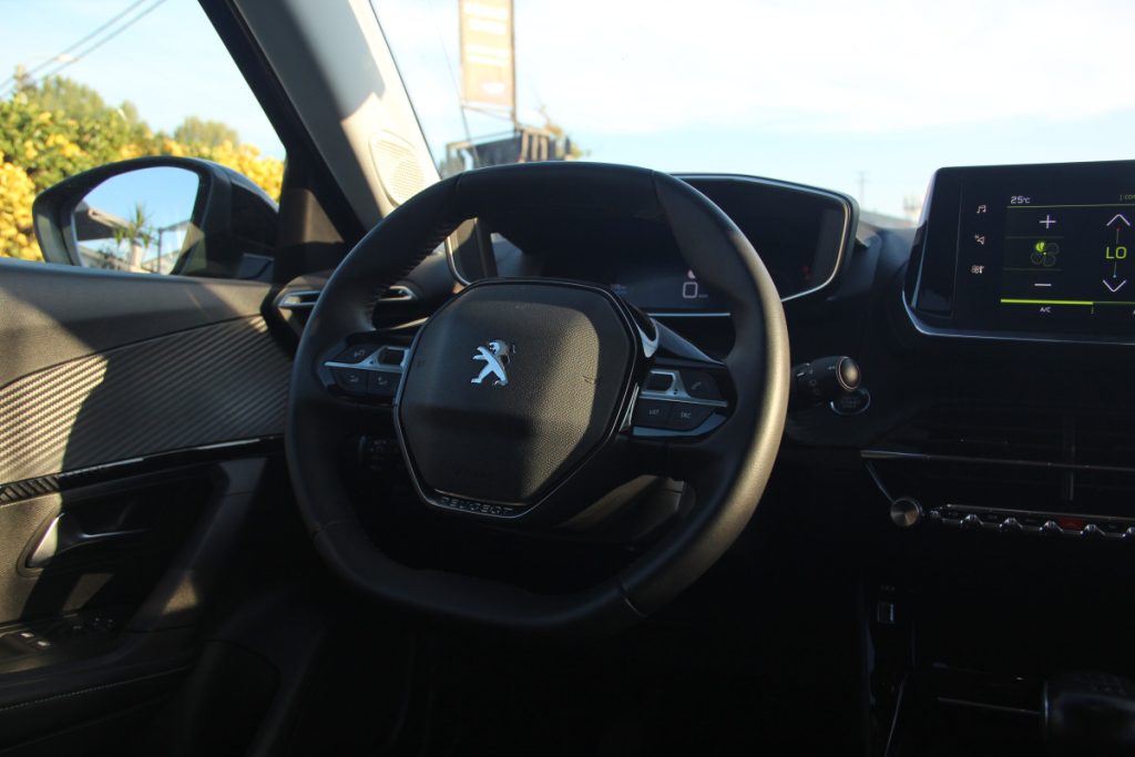 Peugeot 2008 1.2 PureTech/ALLURE/ – foto 11