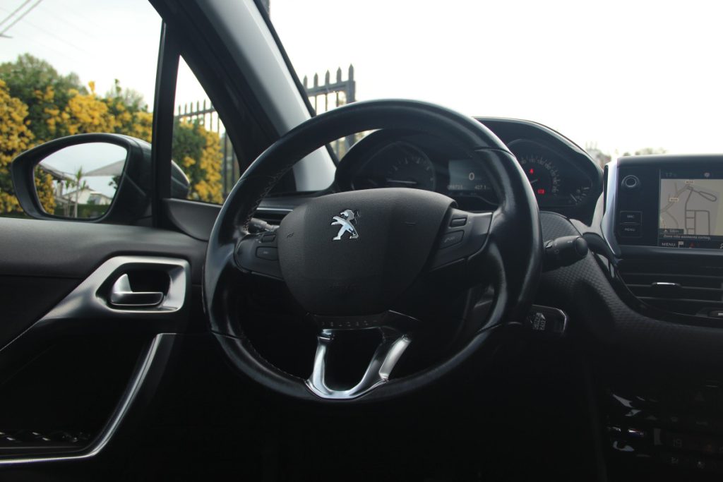 Peugeot 2008 1.2 PureTech /130cv/ ALLURE – foto 11